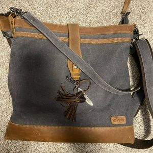 DaVan crossbody purse.